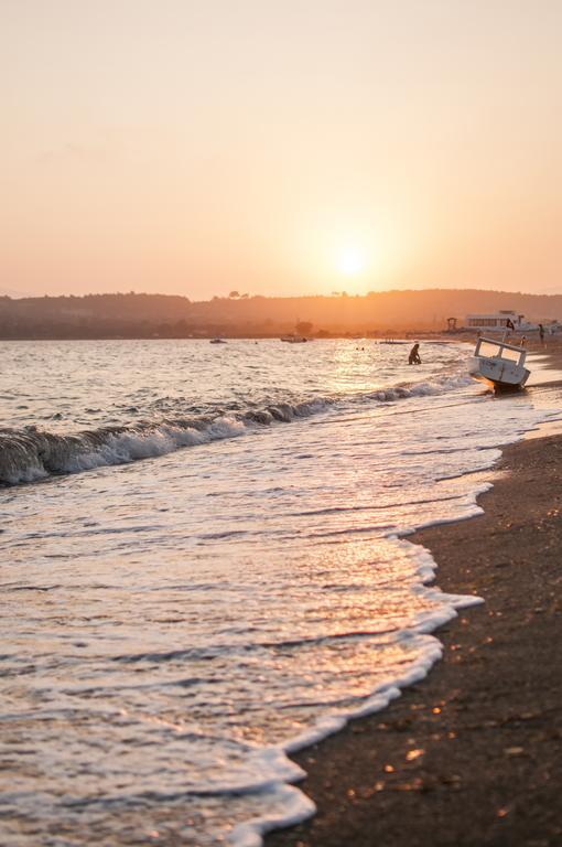 Mali Beach Aparthotel Siğacık Екстериор снимка