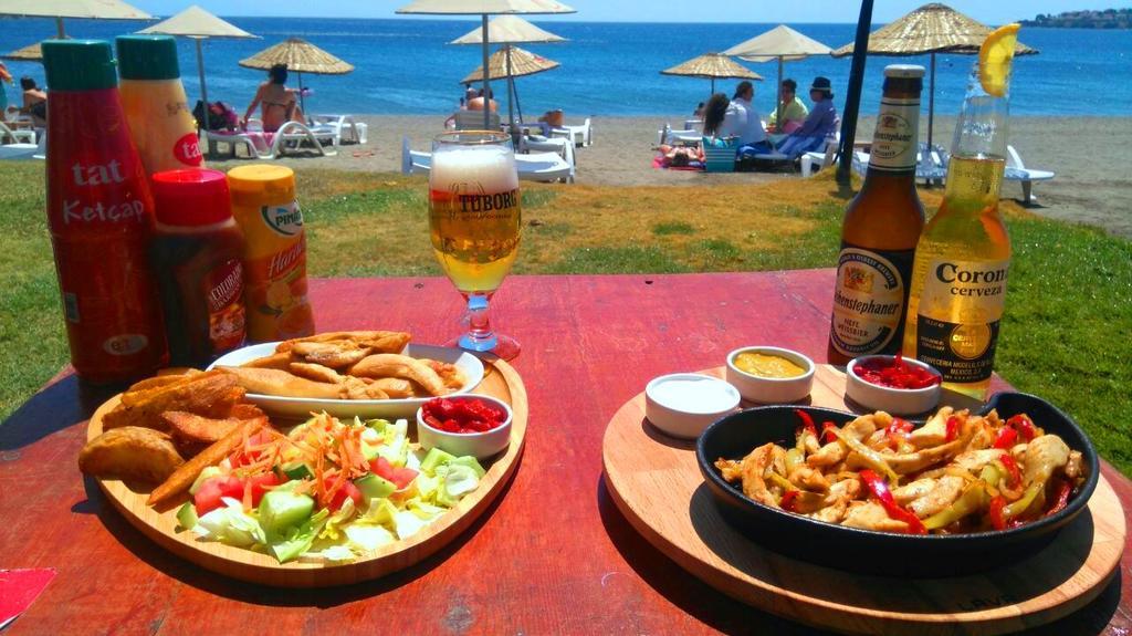 Mali Beach Siğacık Екстериор снимка